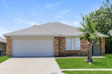 213 Prairie Gulch Dr Fort Worth, TX 76140